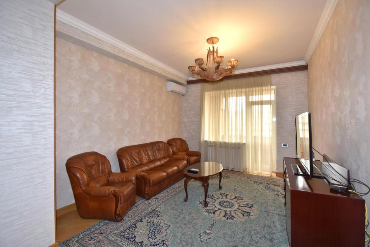 Rent Inn Yerevan On Buzand Street Kültér fotó