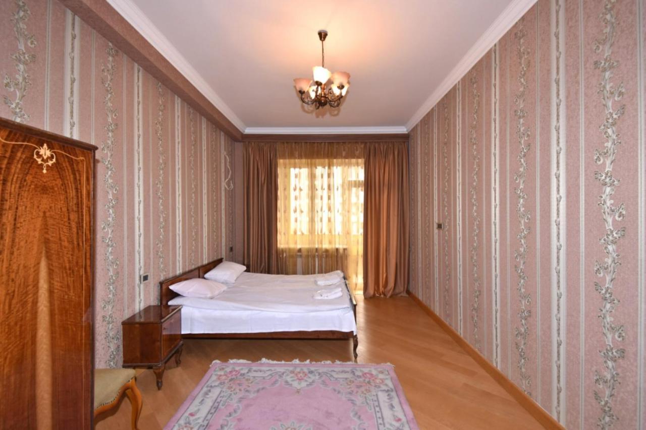 Rent Inn Yerevan On Buzand Street Kültér fotó