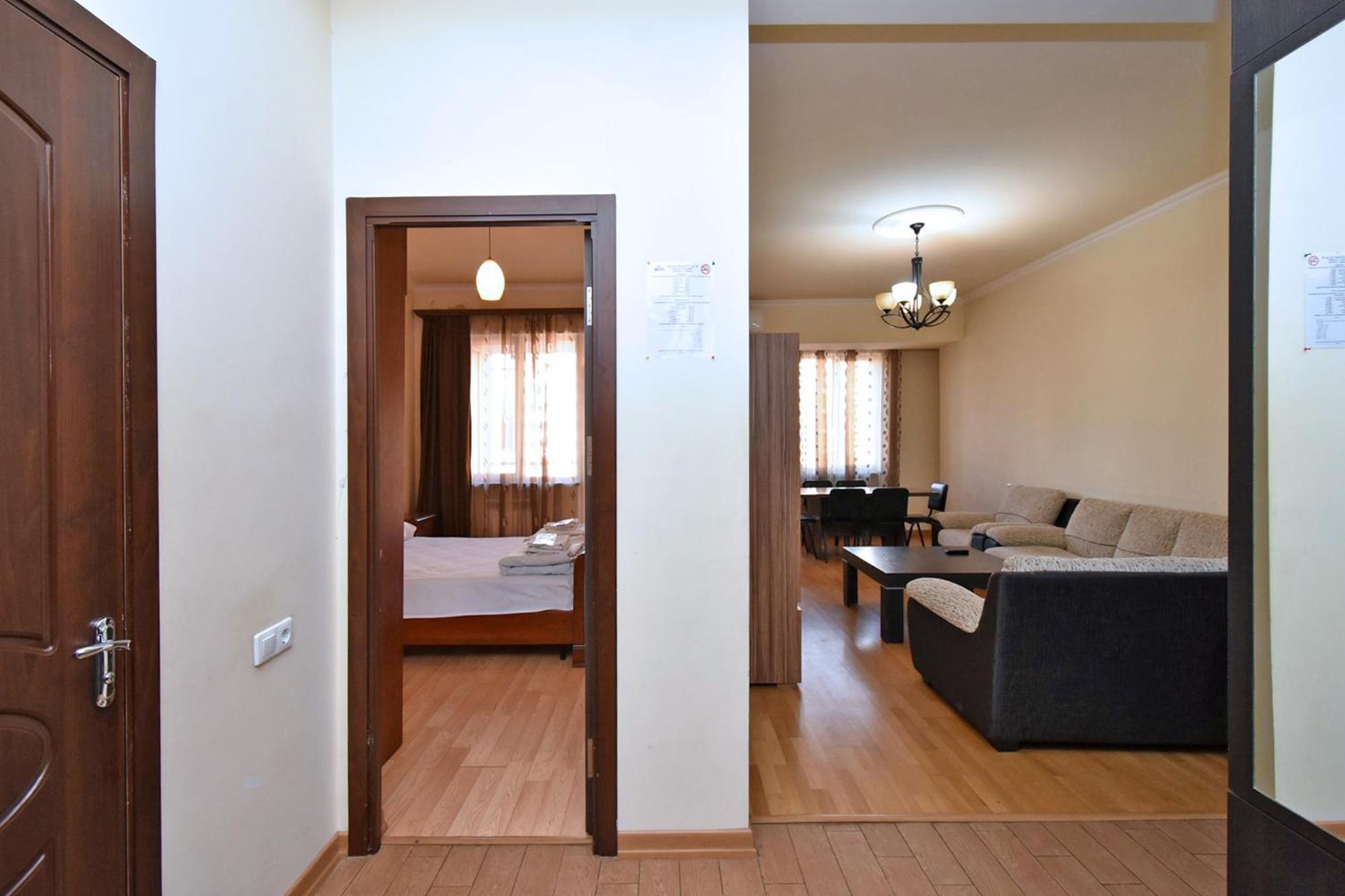 Rent Inn Yerevan On Buzand Street Kültér fotó